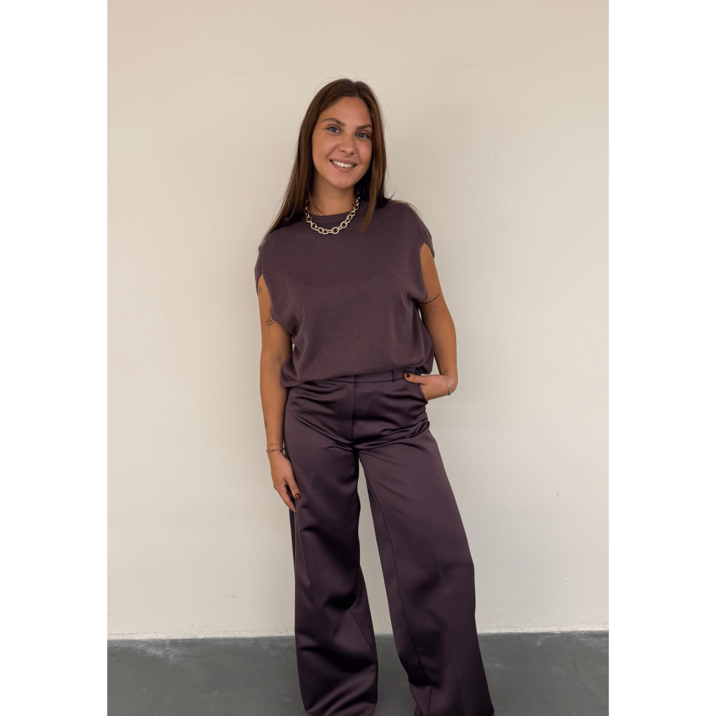 march23 amsterdam top aubergine bp 52f a94 tlk5ic