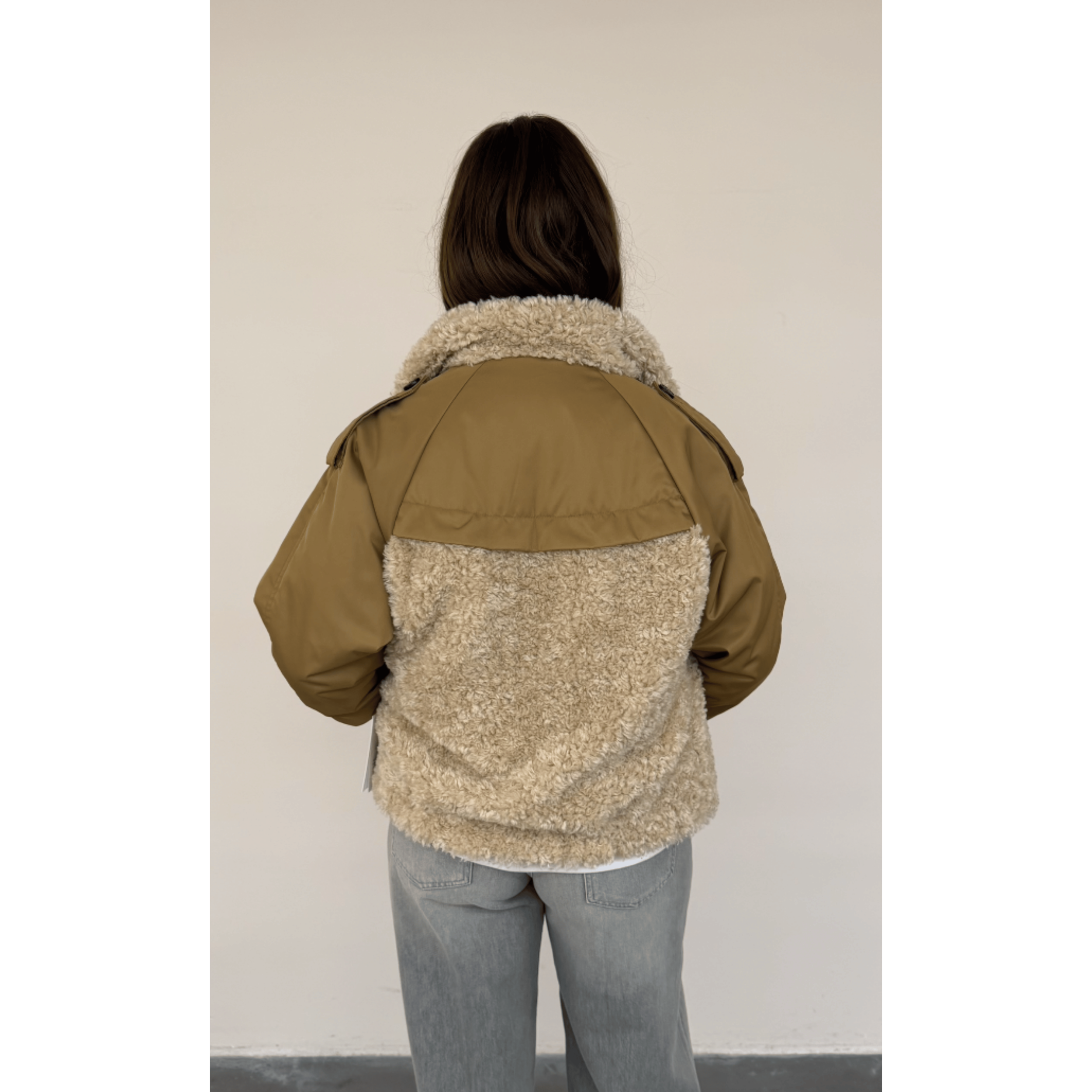 blonde no 8 london jas beige bp 51h aet tma8pg